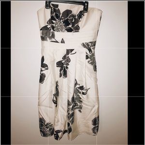 ANN TAYLOR: white & black floral knee length dress